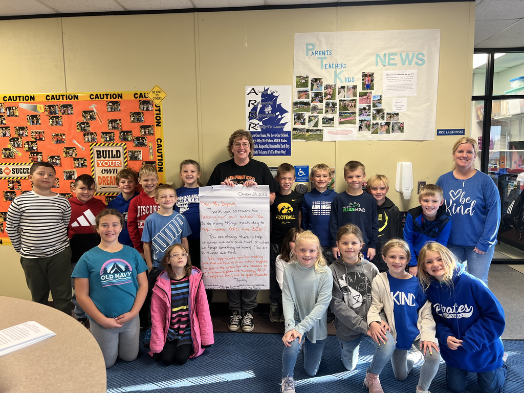Mrs. Digman with Mrs. Feyen and her class
